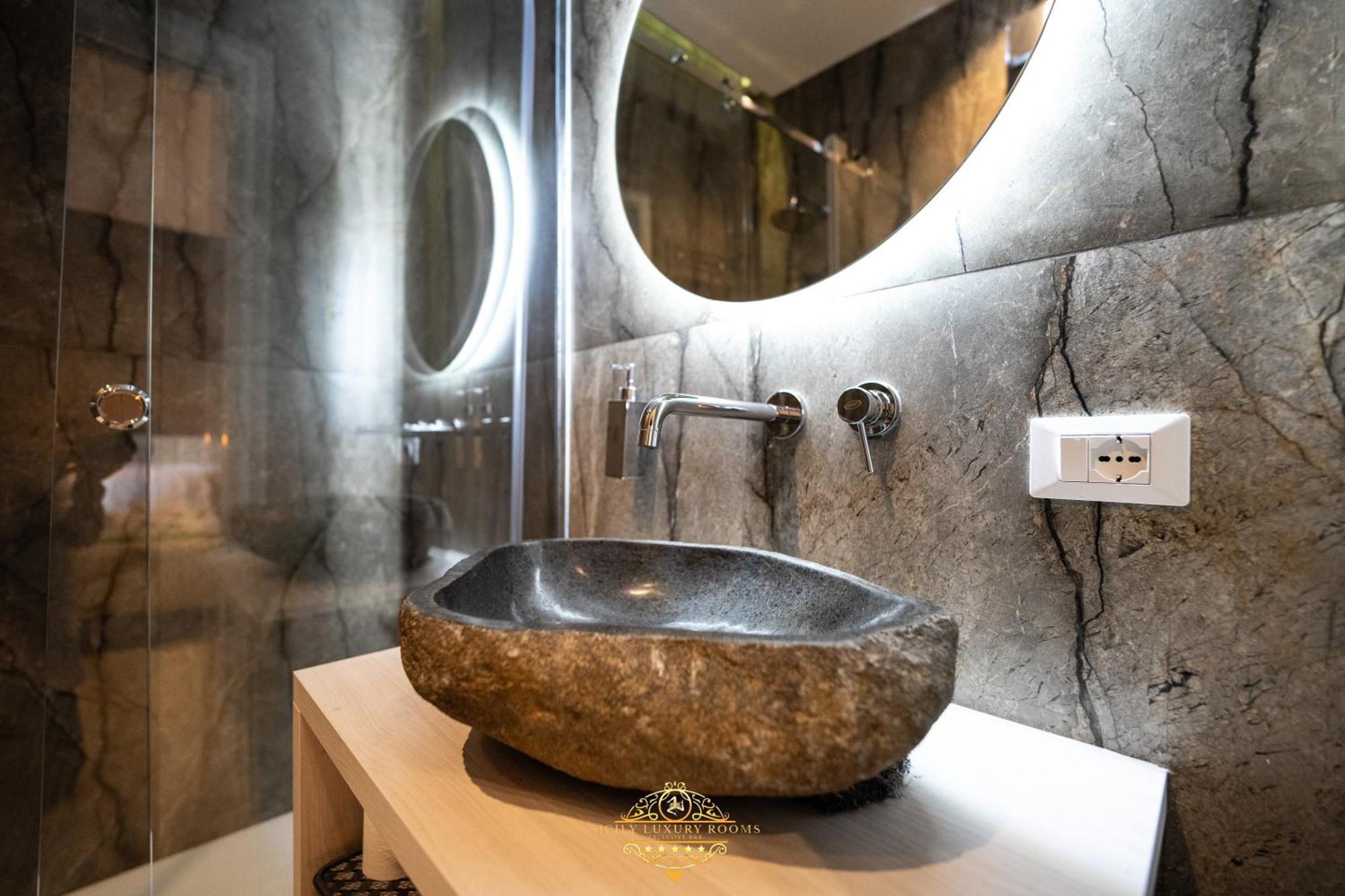 Sicily Luxury Rooms Palermo Bagian luar foto